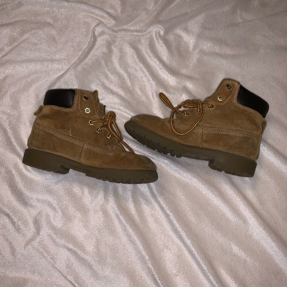 Used winter boots. - Picture 4 of 6